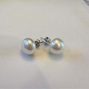 Freshwater White 10-11mm Silver Stud Pearl Earrings Classic Old Money